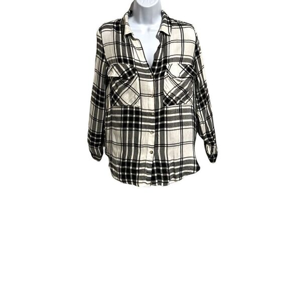 Forever 21 Tops - Button Down Flannel Size M